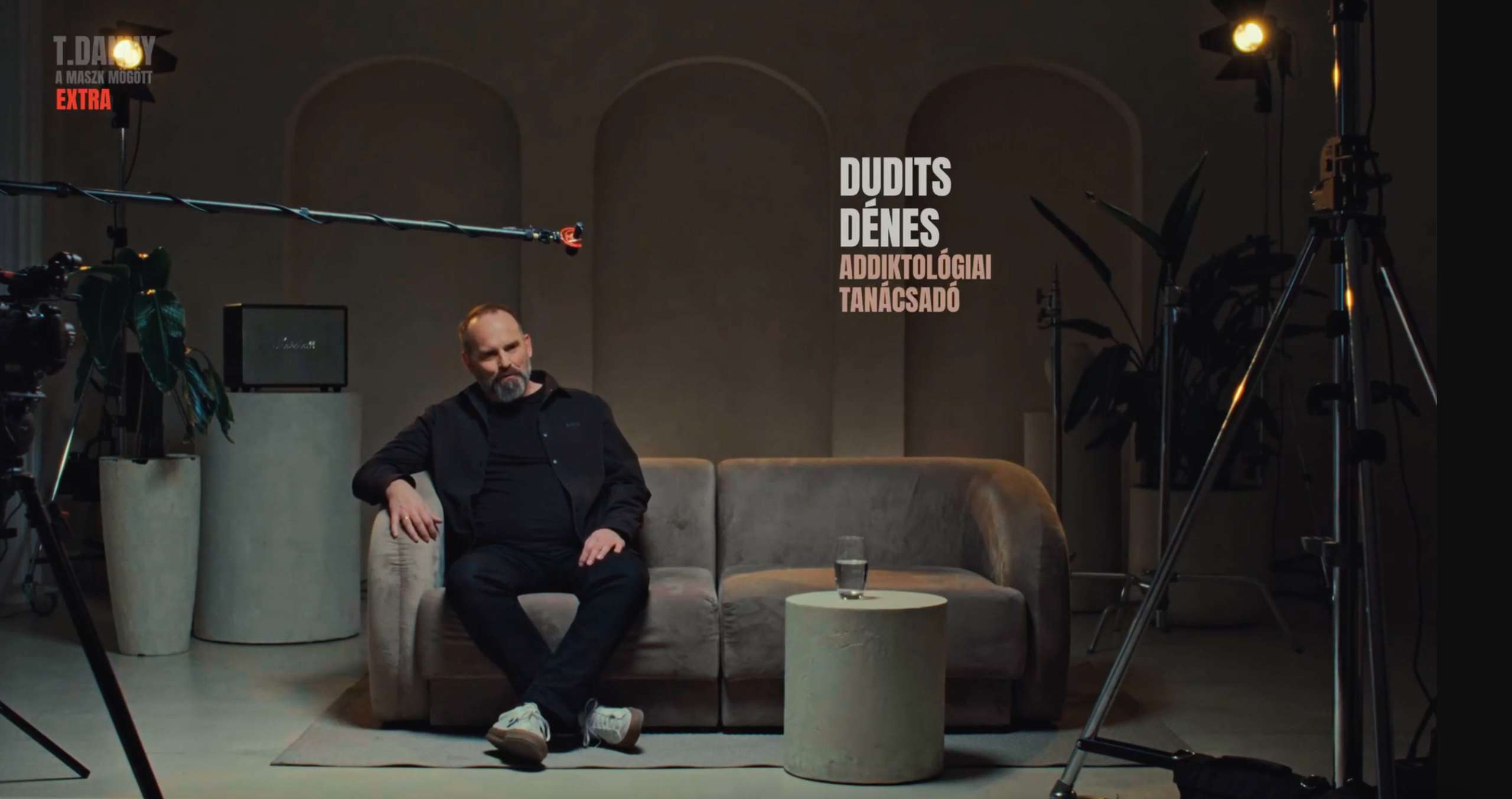 A maszk mögött EXTRA - Dudits Dénes